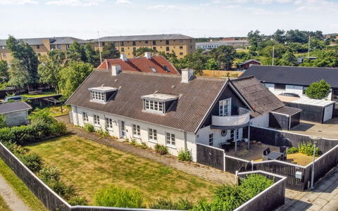 Anais - 1.6Km from the Sea: Building, Roof, Residential Area, House, Home, Land Lot, Human Settlement, Estate, Suburb, Cottage