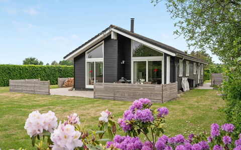 Annesophie - 300M to the Fjord: Roof, House, Cottage, Home, Groundcover, Siding, Garden, Farmhouse, Garden Buildings, Estate