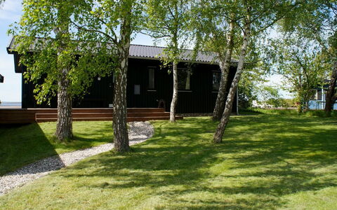 Iadrik - 85M to the Fjord: Wood, Land Lot, Shade, Lawn, Garden, Hardwood, Landscaping, Yard, Backyard, Plank