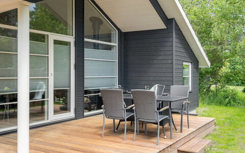 Doritte - 125M from the Sea: House, Home, Door, Roof, Cottage, Estate, Garden, Shade, Siding, Yard