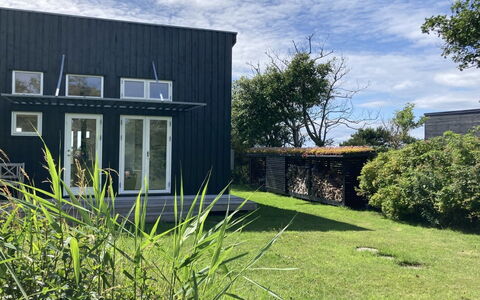 Malte - 75M from the Sea: Grass, Shrub, House, Garden, Home, Cottage, Land Lot, Lawn, Groundcover