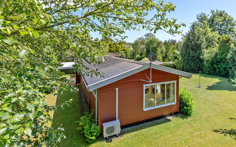 Hege - 450M from the Sea: Residential Area, Roof, Suburb, Driveway, Estate, Chimney