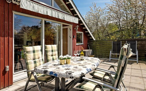Henna - 550M to the Fjord: Roof, House, Land Lot, Home, Cottage, Estate, Garden Buildings, Shade, Log Cabin, Landscaping