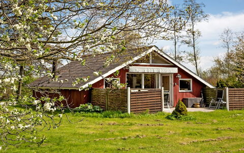 Henna - 550M to the Fjord: Roof, House, Land Lot, Home, Cottage, Estate, Garden Buildings, Shade, Log Cabin, Landscaping