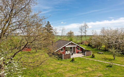 Henna - 550M to the Fjord: Roof, House, Land Lot, Home, Cottage, Estate, Garden Buildings, Shade, Log Cabin, Landscaping