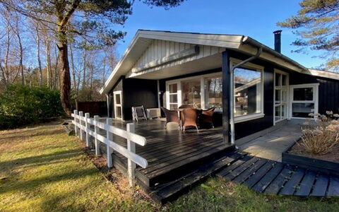 Eweline - 75M from the Sea: Roof, Home, Door, Cottage, Shade, Siding, Yard, Estate, Backyard
