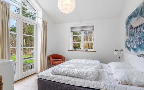 Amon - 670M from the Sea: Bed, Bedroom, Interior Design, Bedding, Bed Sheet, Ceiling, Linens, Furniture, Floor, Bed Frame