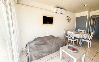 Accommodation:&nbsp;De la Plage 180.1