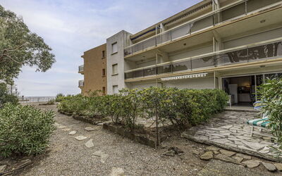 Accommodation:&nbsp;De la Plage 180.4