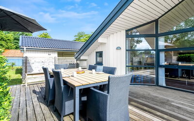 Truls - 800M from the Sea