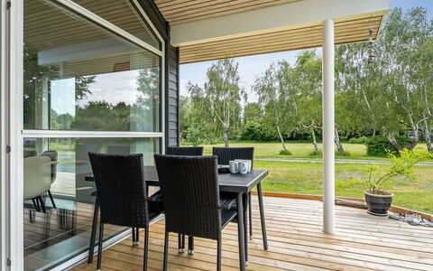 Luukas - 150M from the Sea: Apartment, Shade, Balcony, Chair, Fence, Outdoor Furniture, Aluminium, Artificial Turf