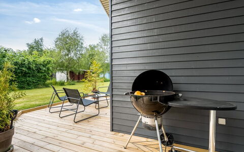 Luukas - 150M from the Sea: Apartment, Shade, Balcony, Chair, Fence, Outdoor Furniture, Aluminium, Artificial Turf