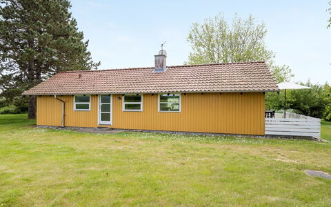 Janne - 400M from the Sea: Wood, Wood Stain, Plank, Hardwood, Cottage, Deck, Siding, Shade, Wood Flooring, Garden Buildings