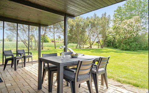 Veljan - 400M from the Sea: Roof, House, Land Lot, Home, Cottage, Estate, Garden Buildings, Shade, Log Cabin, Landscaping