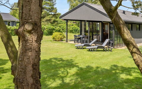 Veljan - 400M from the Sea: Roof, House, Land Lot, Home, Cottage, Estate, Garden Buildings, Shade, Log Cabin, Landscaping