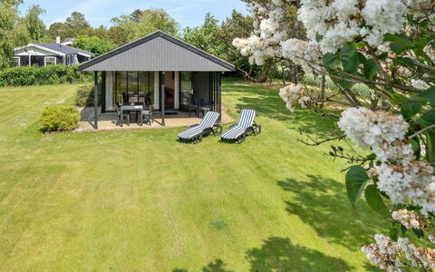 Veljan - 400M from the Sea: Roof, House, Land Lot, Home, Cottage, Estate, Garden Buildings, Shade, Log Cabin, Landscaping