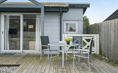 Alvina - 25M from the Sea: Blue, Shrub, Cottage, Groundcover, Garden, Estate, Shade, Landscaping, Farmhouse, Eco Hotel