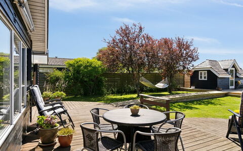 Ainikki - 200M from the Sea: Blue, Shrub, Cottage, Groundcover, Garden, Estate, Shade, Landscaping, Farmhouse, Eco Hotel