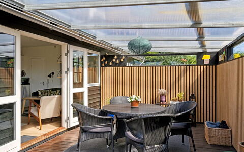 Ainikki - 200M from the Sea: Blue, Shrub, Cottage, Groundcover, Garden, Estate, Shade, Landscaping, Farmhouse, Eco Hotel