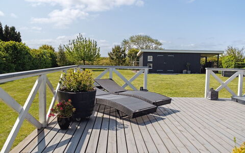 Nilsa - 400M from the Sea: Blue, Shrub, Cottage, Groundcover, Garden, Estate, Shade, Landscaping, Farmhouse, Eco Hotel