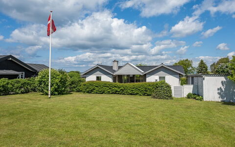 Rise - 250M from the Sea: Blue, Shrub, Cottage, Groundcover, Garden, Estate, Shade, Landscaping, Farmhouse, Eco Hotel