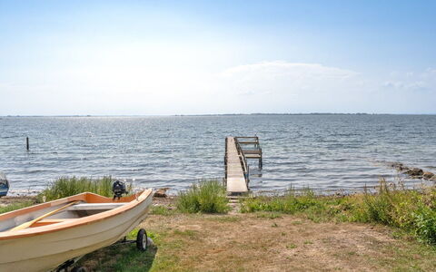 Daike - 25M from the Sea: Roof, Home, Siding, Cottage, Yard, Hardwood, Design, Garden Buildings, Wood Stain, Farmhouse