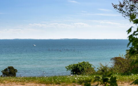 Arho - 75M from the Sea: Sky, Blue, Water, Daytime, Water Resources, Body Of Water, Horizon, Sea, Coastal And Oceanic Landforms, Ecoregion