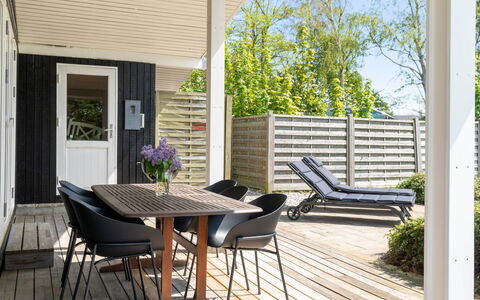 Arho - 75M from the Sea: Roof, House, Land Lot, Home, Cottage, Estate, Garden Buildings, Shade, Log Cabin, Landscaping