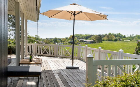 Arho - 75M from the Sea: Roof, House, Land Lot, Home, Cottage, Estate, Garden Buildings, Shade, Log Cabin, Landscaping