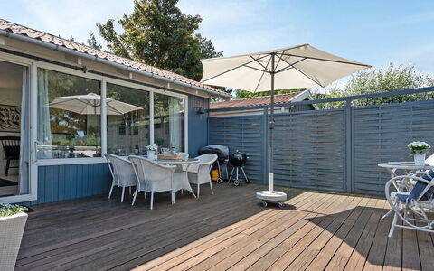 Lillan - 250M from the Sea: Residential Area, Roof, Suburb, Driveway, Estate, Chimney