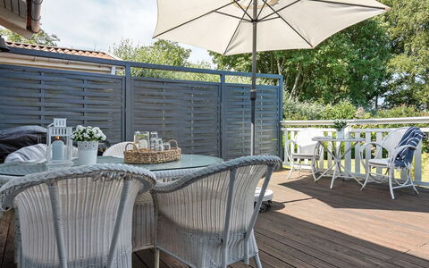 Lillan - 250M from the Sea: Residential Area, Roof, Suburb, Driveway, Estate, Chimney