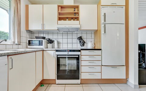 Emly - 1.1Km from the Sea: Kitchen Appliance, Kitchen, Major Appliance, Countertop, Flooring, Interior Design, Wood, Cabinetry, Home Appliance, Floor