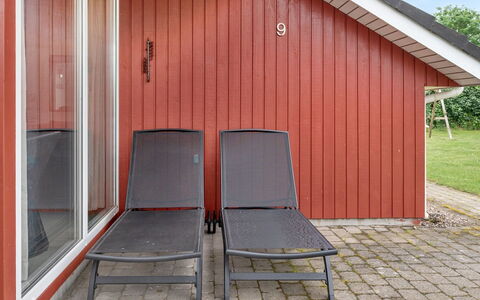 Emly - 1.1Km from the Sea: Swimming Pool, Resort Town