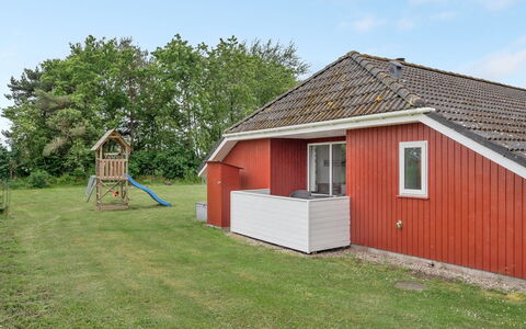 Emly - 1.1Km from the Sea: Swimming Pool, Resort Town