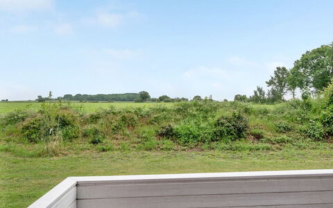 Emly - 1.1Km from the Sea: Swimming Pool, Resort Town