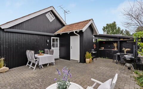 Ajvi - 50M from the Sea: Wood, Roof, House, Home, Cottage, Door, Architecture, Residential Area, Siding, Garden
