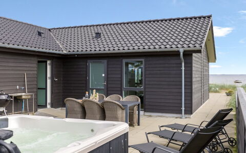 Eino - 30M from the Sea: Wood, Roof, Home, House, Architecture, Siding, Land Lot, Cottage, Shed, Garden Buildings