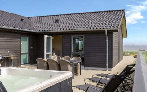 Eino - 30M from the Sea: Wood, Roof, Home, House, Architecture, Siding, Land Lot, Cottage, Shed, Garden Buildings