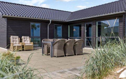 Eino - 30M from the Sea: Wood, Roof, Home, House, Architecture, Siding, Land Lot, Cottage, Shed, Garden Buildings