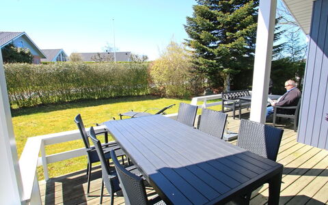 Aaran - 300M from the Sea: Blue, Shrub, Cottage, Groundcover, Garden, Estate, Shade, Landscaping, Farmhouse, Eco Hotel