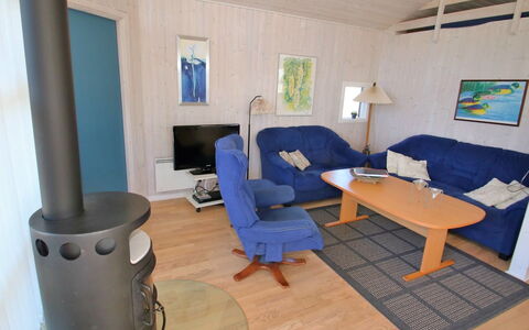 Aaran - 300M from the Sea: Blue, Shrub, Cottage, Groundcover, Garden, Estate, Shade, Landscaping, Farmhouse, Eco Hotel
