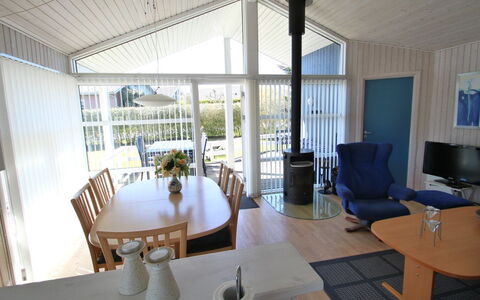 Aaran - 300M from the Sea: Blue, Shrub, Cottage, Groundcover, Garden, Estate, Shade, Landscaping, Farmhouse, Eco Hotel