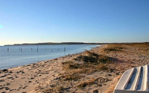 Aaran - 300M from the Sea: Blue, Shrub, Cottage, Groundcover, Garden, Estate, Shade, Landscaping, Farmhouse, Eco Hotel