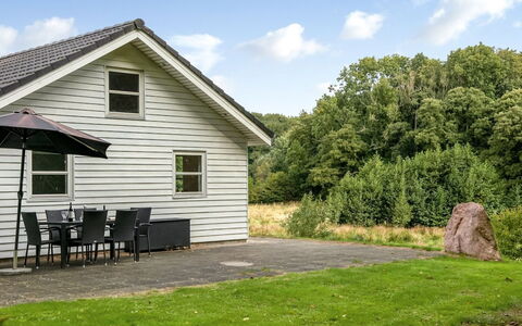 Bjerund - 250M from the Sea: Blue, Shrub, Cottage, Groundcover, Garden, Estate, Shade, Landscaping, Farmhouse, Eco Hotel