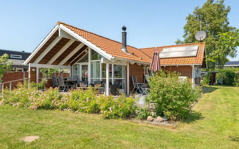 Kaike - 100M from the Sea: Blue, Shrub, Cottage, Groundcover, Garden, Estate, Shade, Landscaping, Farmhouse, Eco Hotel
