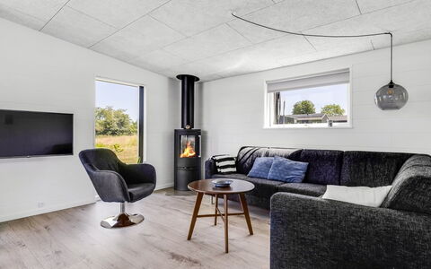 Klarin - 350M from the Sea: Flooring, Floor, Interior Design, Ceiling, Living Room, Home Appliance, Wood Flooring, Light Fixture, Natural Material