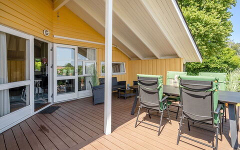 Hwiting - 200M from the Sea: Roof, House, Home, Cottage, Door, Siding, Deck, Porch, Plank, Hardwood