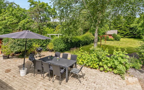 Jonni - 15Km from the Sea: Roof, House, Home, Cottage, Door, Siding, Estate, Lawn, Yard, Porch