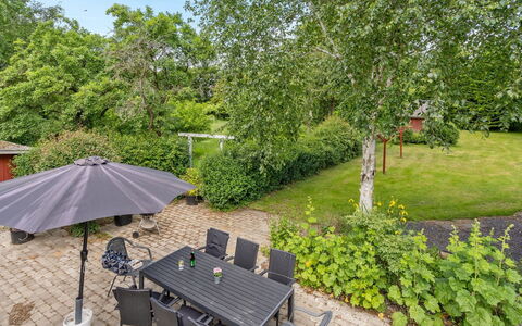 Jonni - 15Km from the Sea: Roof, House, Home, Cottage, Door, Siding, Estate, Lawn, Yard, Porch