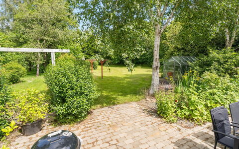 Jonni - 15Km from the Sea: Roof, House, Home, Cottage, Door, Siding, Estate, Lawn, Yard, Porch